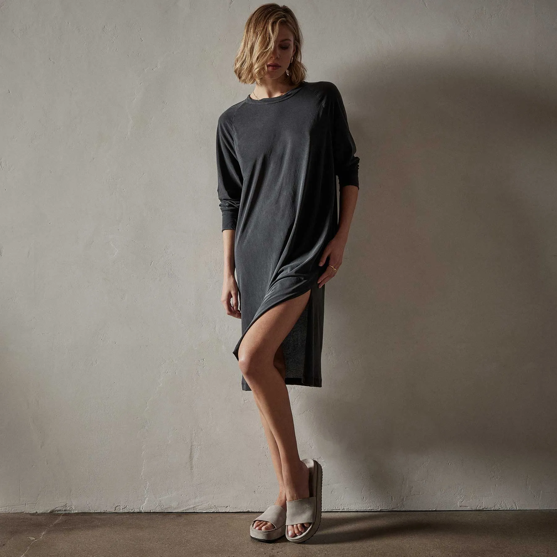 Relaxed Raglan Dress - Magma Pigment